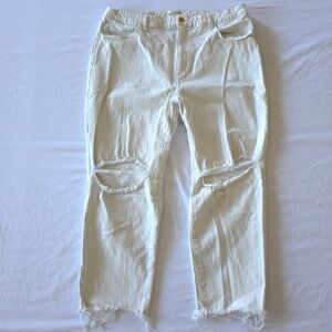 Universal Thread Vintage Straight Leg Distressed Off White Jeans Raw Hem Cropped